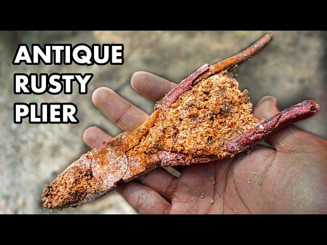 RUSTY ANTIQUE PLIER RESTORATION | Almost epic restroration