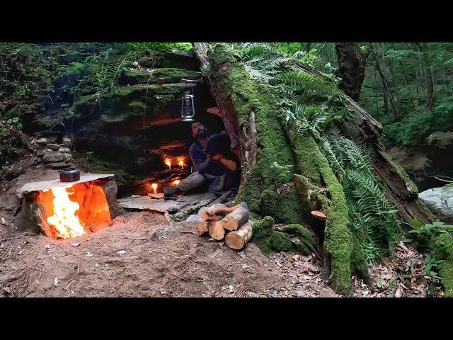 7 Days Solo Survival Camping In Rain Forest, Bushcraft Shelter in The Tree Trunk & Stone Fireplace