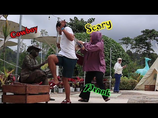 Cowboy prank. Best cowboy prank. best Statue scare prank. lelucon statue prank.luco patung prank.