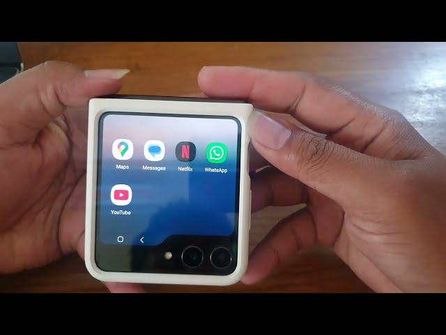 SAMSUNG Galaxy Z Flip 5: How to open WhatsApp from Cover Screen (Android 13)