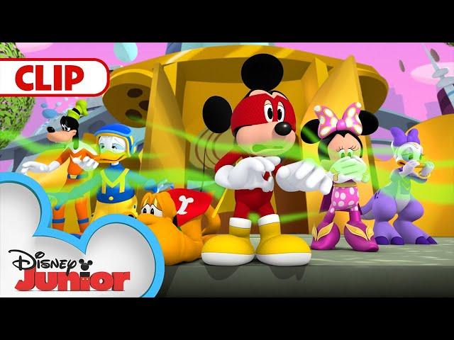 Heroes Clean Up! | Mickey Mouse Funhouse | @disneyjr