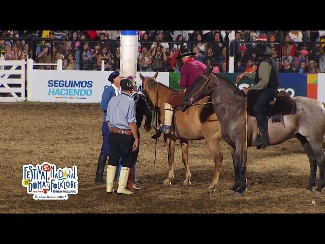 Jineteadas de caballos Festival de Doma y Folklore de Jesús María 2023 noche 7