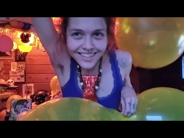 Balloon Bouncing ASMR No Pop/ Big Yellow Balloons (Non Popper Looner Christmas 2021 Edition)