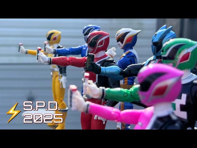 5 things about Power Rangers S.P.D. Lightning Collection: The Full Team Set