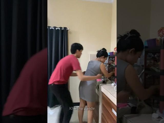 KETIKA PELUK ISTRI DI KASUR, EH ENDINGNYA BEGINI... #lucu #prank #suamiistri #ngakak #viral #kembar