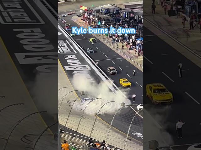 Kyle Larson does victory burnout at Bristol! #nascar #bristolmotorspeedway #nascarracing