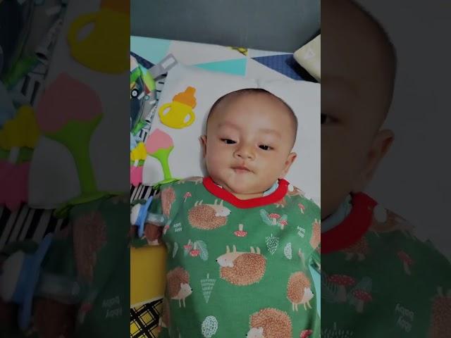 DIBELIIN EMPENG BAYI TETEP AJA BALIK LAGI NGEMPENG KE TANGAN