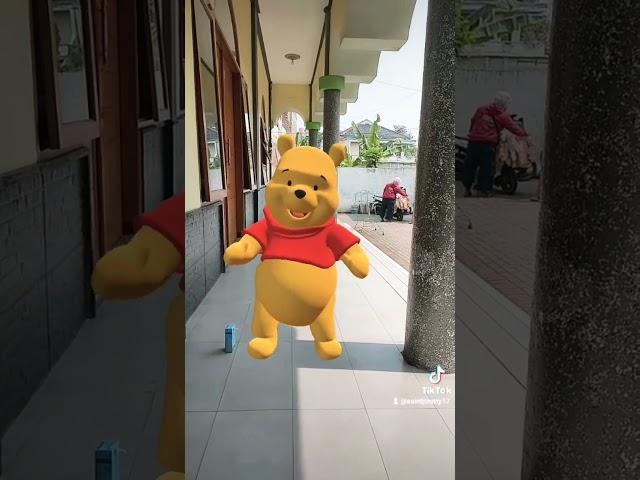 Winnie the Pooh joget sigo bagi duo 