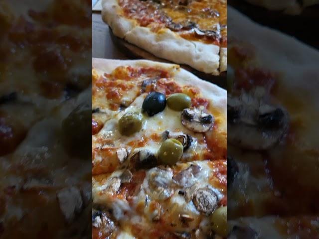 Beste Pizza in Berlin Pizza Vira #essen #pizza #berlin #restaurant #foodlover #food