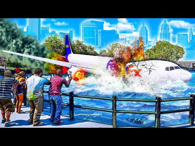 BIRD STRIKE causes PLANE CRASH in Liberty City Park! (GTA 5)