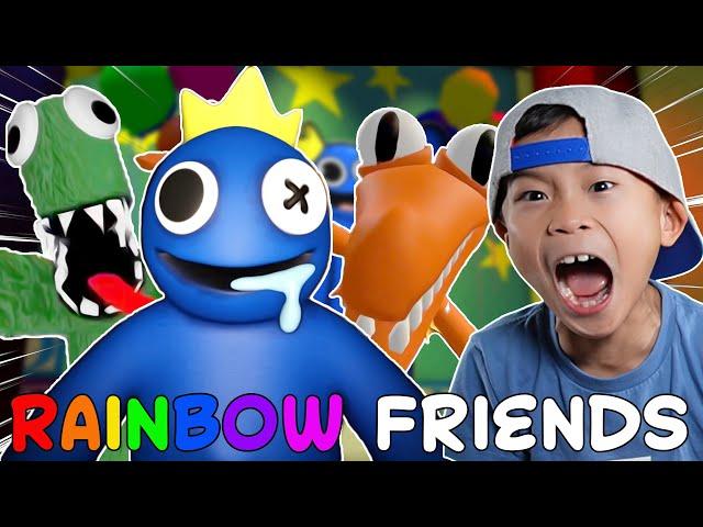 Struggling to Survive! RainBow Friends On Roblox! Gameplay