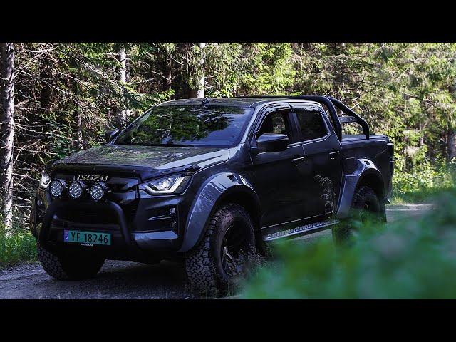 Jaktbilen Isuzu D-MAX Premium Black Edition AT35"