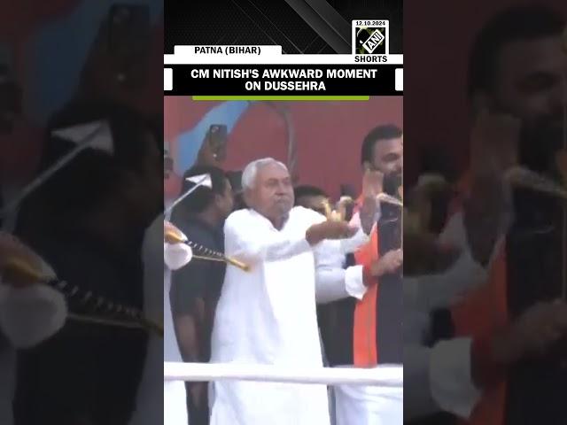 Bihar CM Nitish Kumar’s awkward moment during Dussehra celebration caught on camera