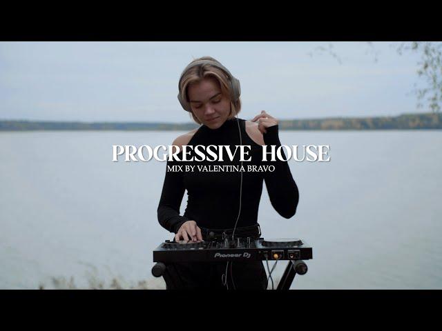 Progressive House mix by Valentina Bravo