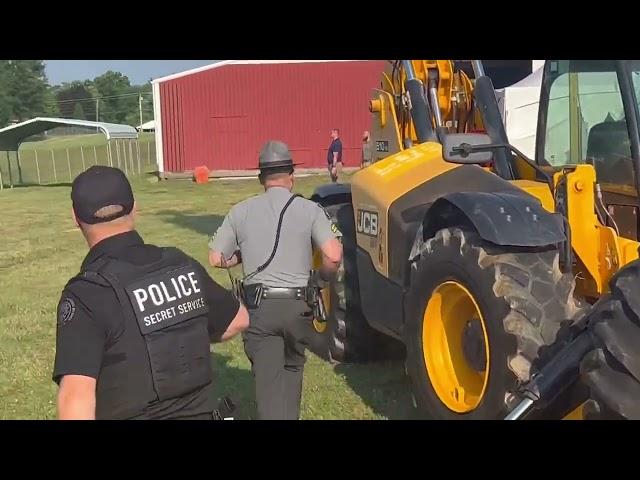 Law Enforcement Officers Struggle to Get Through Fences Amid Trump Shooting