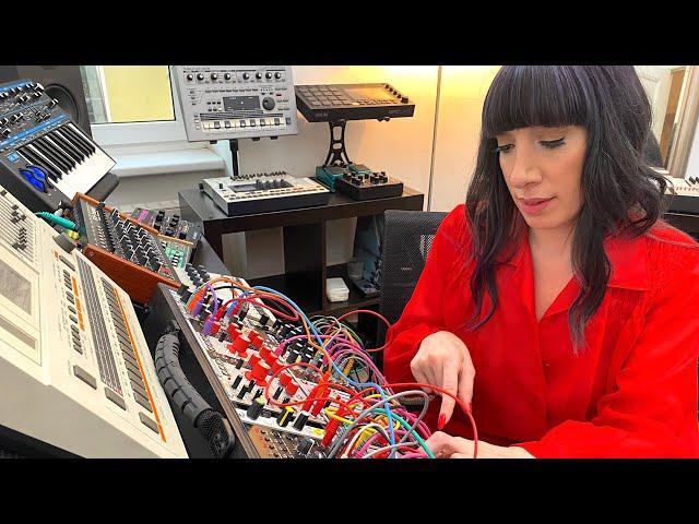 Tech Talk: Lady Starlight and her raw, modular techno (Electronic Beats TV)