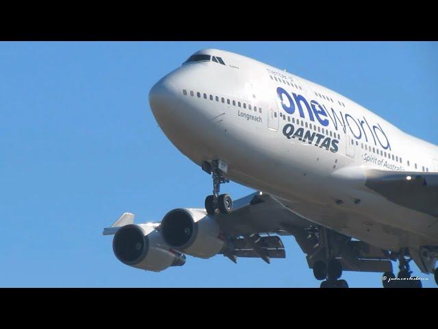 Oneworld (Qantas) Boeing 747-438/ER (VH-OEF) aterrizando en Santiago de Chile desde Sidney