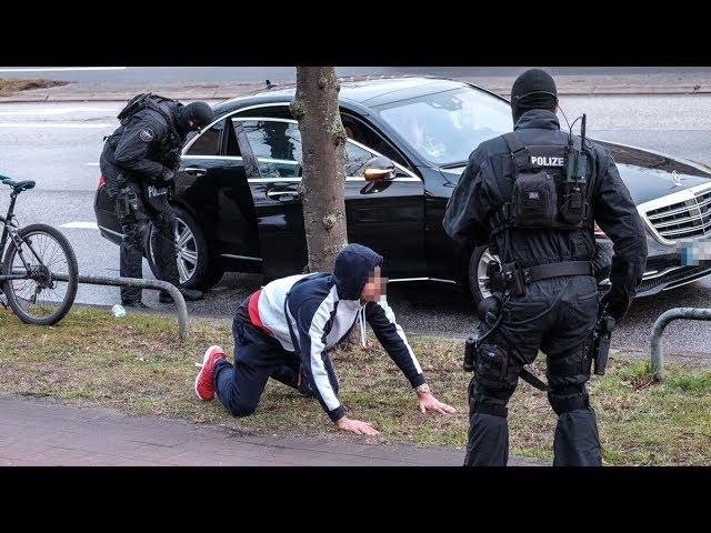 Razzia gegen 187 Strassenbande – Maxwell in Handschellen