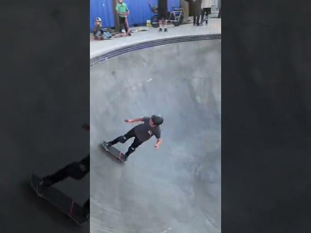Skating the same pool 10 years later #skateboarding #shorts