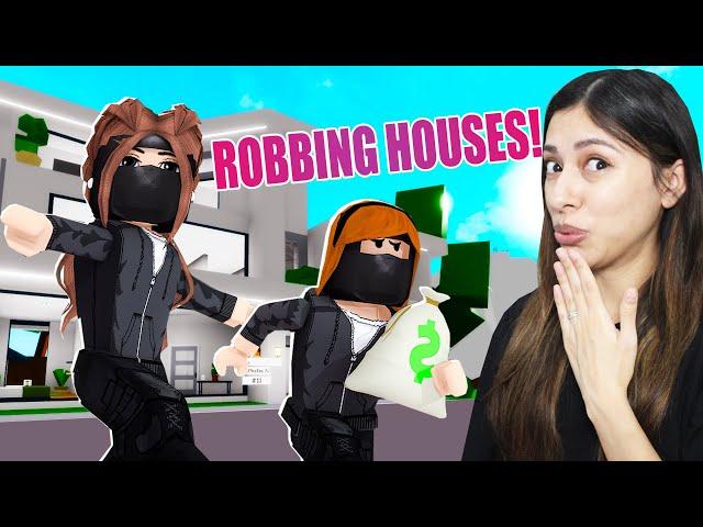 ROBBING HOUSES in BROOKHAVEN! (ROBLOX BROOKHAVEN RP)