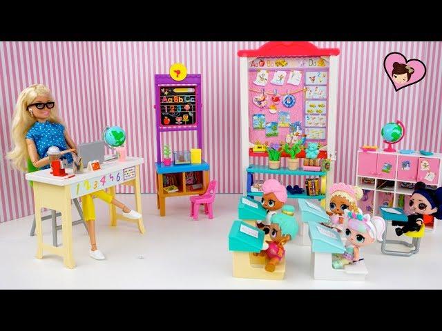 LOL Surprise Doll Gets in Trouble in Barbie Teachers School Classroom