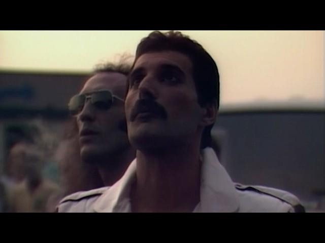 Queen - Flash / The Hero (Live at Milton Keynes Bowl 1982)