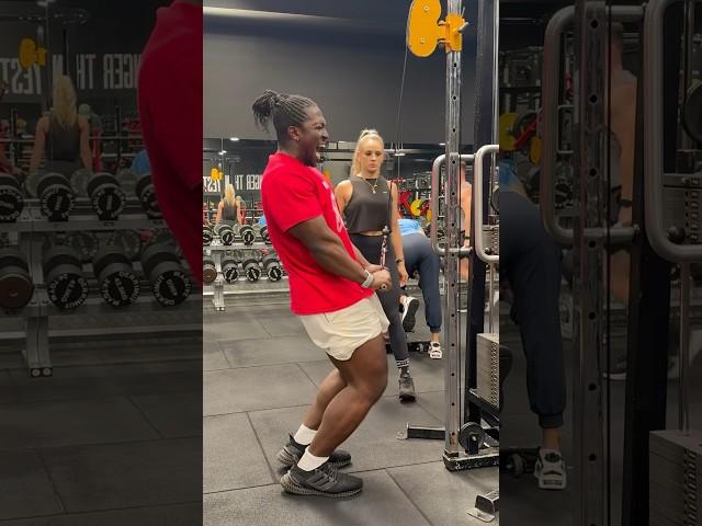 How to IMPRESS A GUY in the gym #shorts #viral #comedy #gymhumor  #funny #strong #lift #backfire