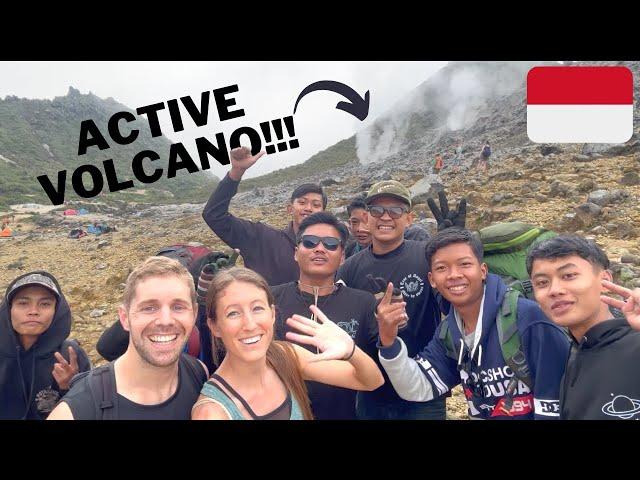 Helped By Locals in Berastagi SUMATRA: Mount SibayakIndonesia Travel Vlog Volcano Hike&Hot Springs