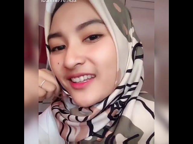 Cewek cantik berjilbab