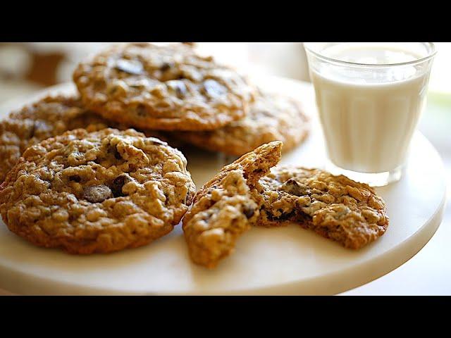 Beth's Oatmeal Chocolate Chip Cookie (Soft and Chewy!)