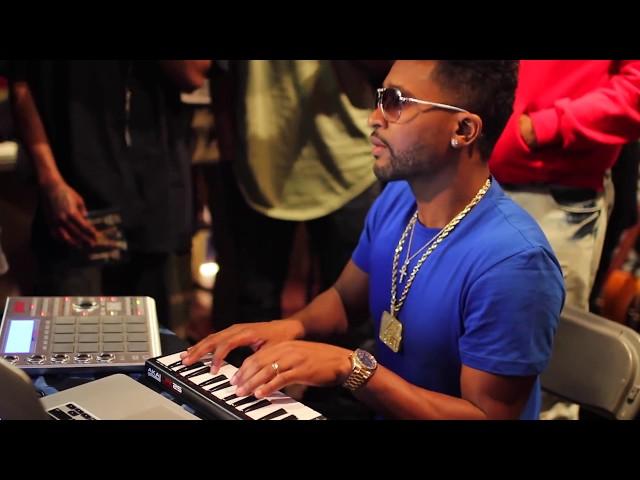 @ZAYTOVENBEATZ COOKING UP @ SXSW SHOT BY @SKOOZEMCBUCKS