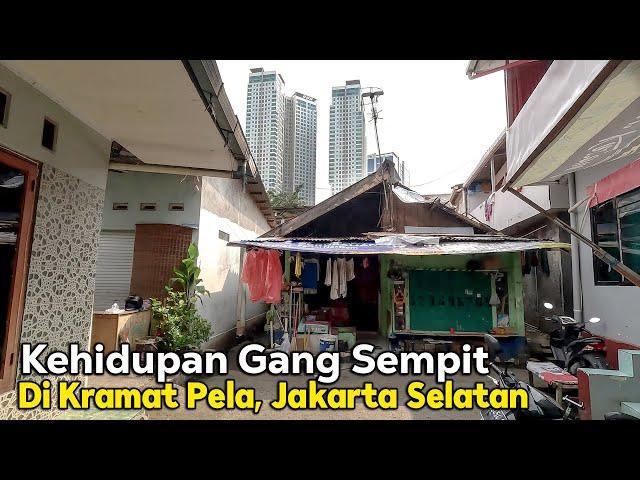 Kehidupan Di Gang Sempit di Kramat Pela, Kebayoran Baru, Jakarta Selatan