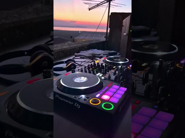  Sunset vibes with "Allein". Pure lounge magic ️ #deepvibes #sunsetmix #loungebeats #pioneerdj