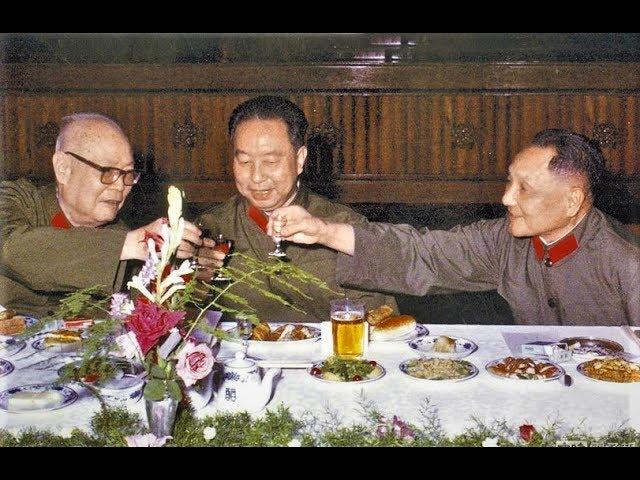 邓小平是怎样一步一步架空军委主席华国锋，夺得军权？丨伐林追问（高伐林 20200115 第45期）