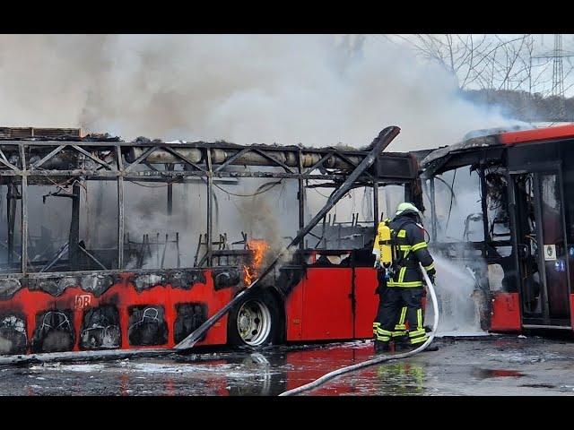 Millionenschaden - Großbrand im Busdepot