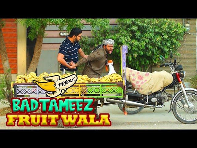 | Badtameez Fruit Wala Prank | By Nadir Ali in | P4 Pakao | 2021