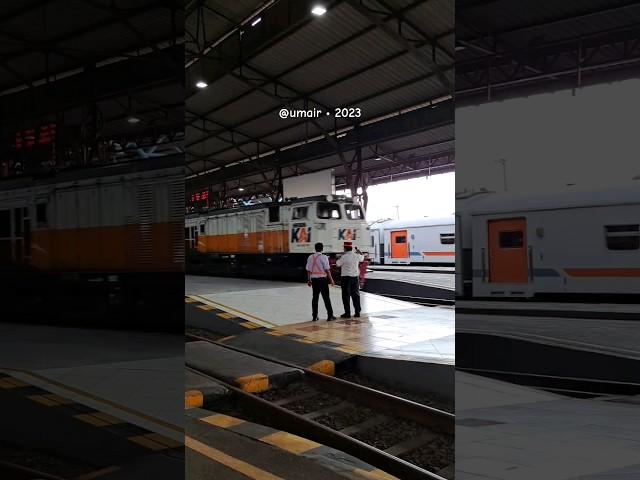 LHAA..., KOK BABLAS?, Kereta Argo Ketel Melintas Langsung Stasiun Purwokerto #shorts