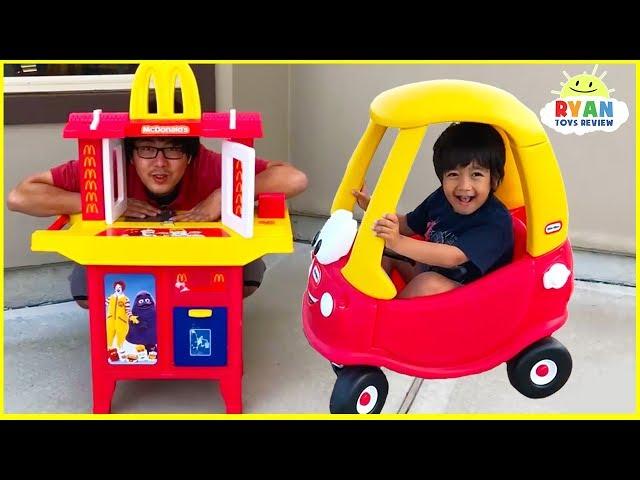 Ryan's Drive Thru Pretend Play on Kids Power Wheels Ride on Car with Emma and Kate!!!