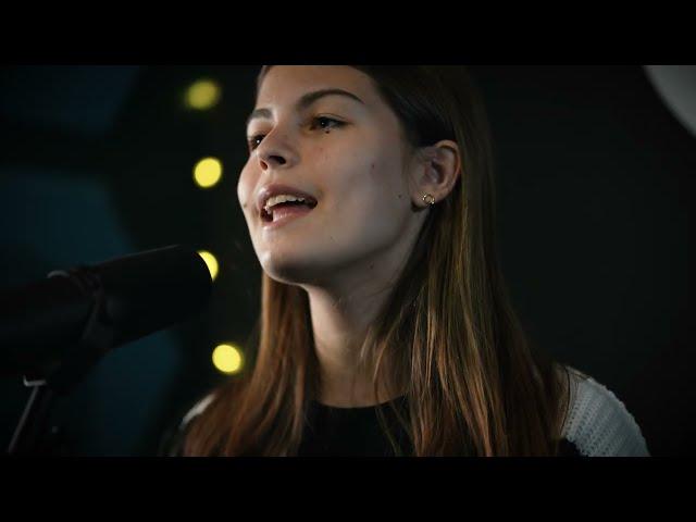 Iga Karlik - "Hej hej!" (cover) Studio Wokalno-Artystyczne VOXARTIO