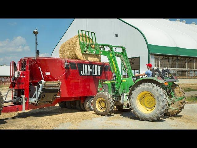 Jaylor 5850 TMR Mixer: Dairy Ration on Armstrong Manor Farm