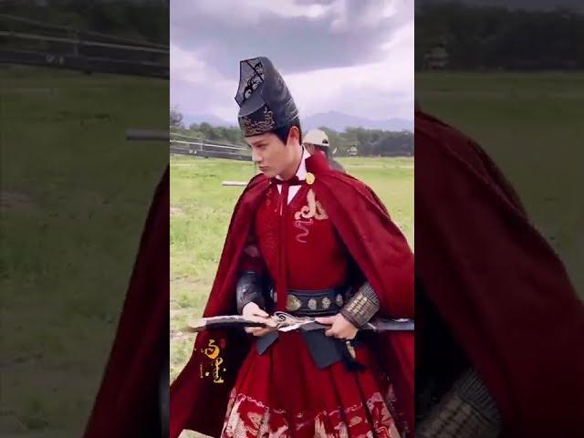 #郑业成 万物皆可转不愧是武生出身，动作行云流水，古偶男演员请按这个标准来卷起来 | 小雅追剧中