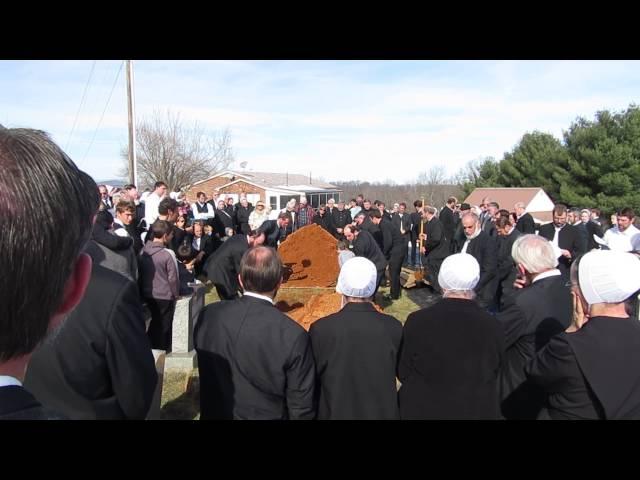 Amish Graveside Service For Menno Kinsinger 2016