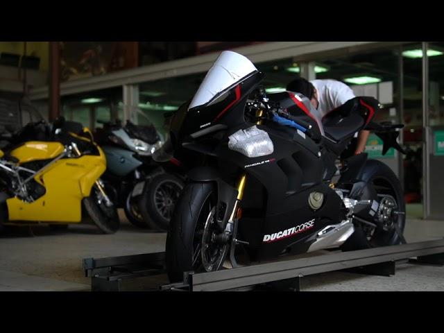 New Ducati Panigale V4 SP Unboxing