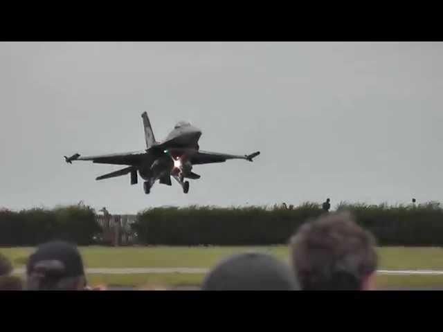 Solo Turk F16 Waddington 2014