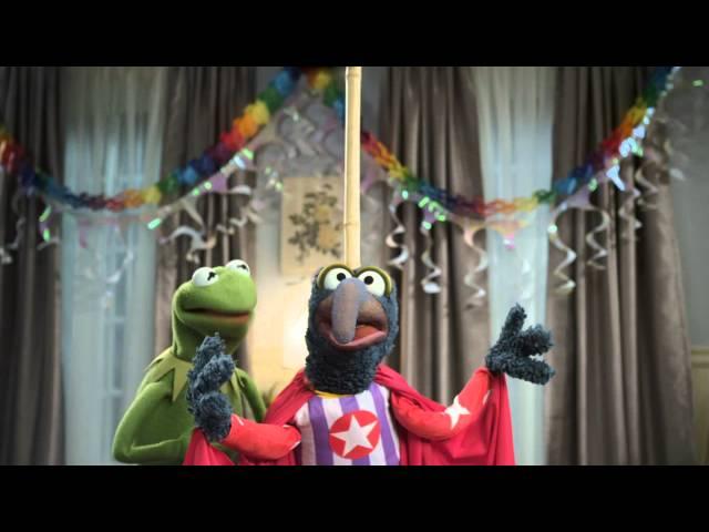 Gonzo Stunt Spectacular | Kermit's Party | The Muppets