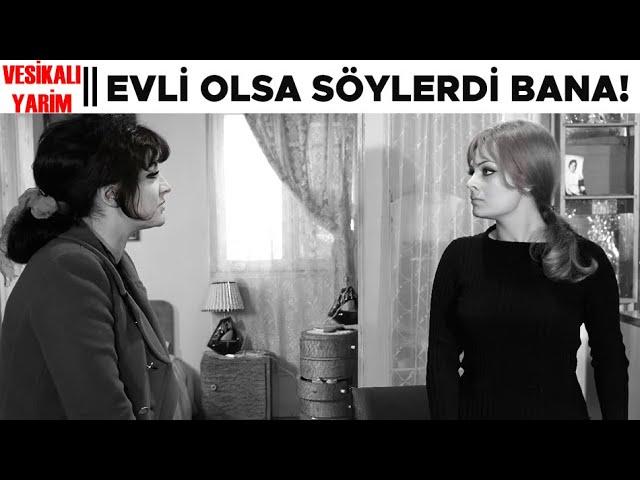 Vesikalı Yarim Türk Filmi | Sabiha, Halil'in Evli Olduğuna İnanmıyor