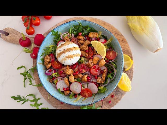 Healthy salad with burratta and chicken cubes I New Year's resolutions