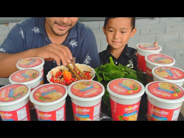 Eating instant cup noodles with my son || kents vlog.