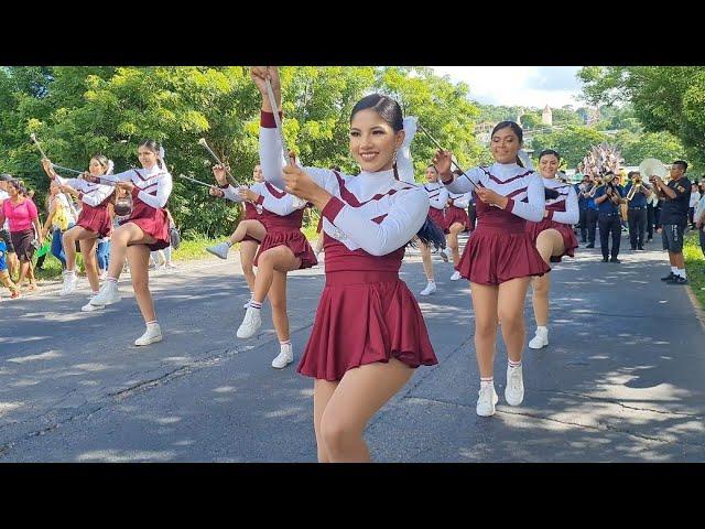 Ilobasco Latin Band, bellas Cachiporristas bailando: La Enfermera