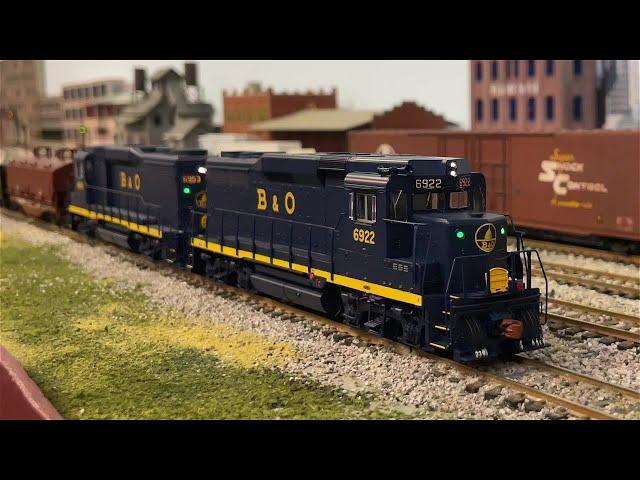 ScaleTrains HO Rivet Counter Baltimore & Ohio EMD GP30s with ESU LokSound 5